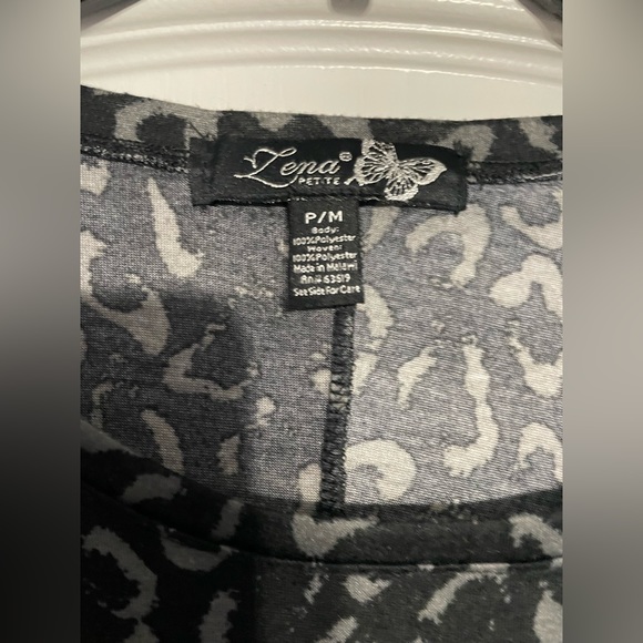 Lena petite medium women’s blouse - Picture 4 of 4